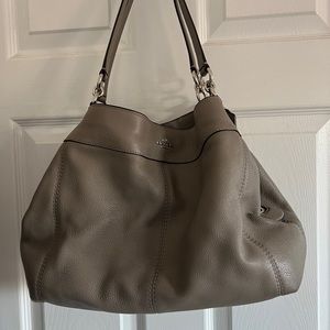 Coach shoulder bag in pebble grey